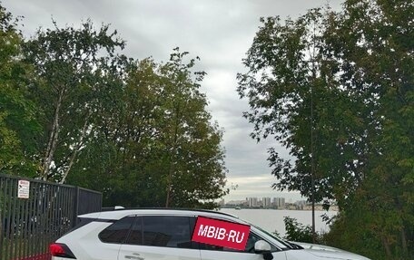 Toyota RAV4, 2021 год, 3 150 000 рублей, 6 фотография