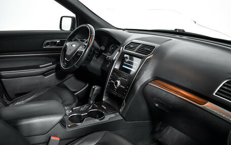 Ford Explorer VI, 2018 год, 2 490 000 рублей, 15 фотография