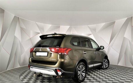 Mitsubishi Outlander III рестайлинг 3, 2019 год, 2 015 150 рублей, 2 фотография