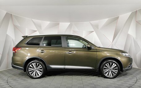 Mitsubishi Outlander III рестайлинг 3, 2019 год, 2 015 150 рублей, 6 фотография