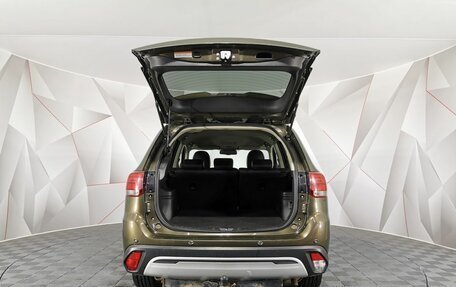 Mitsubishi Outlander III рестайлинг 3, 2019 год, 2 015 150 рублей, 11 фотография