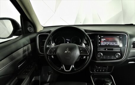 Mitsubishi Outlander III рестайлинг 3, 2019 год, 2 015 150 рублей, 19 фотография