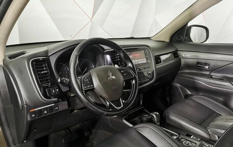 Mitsubishi Outlander III рестайлинг 3, 2019 год, 2 015 150 рублей, 18 фотография