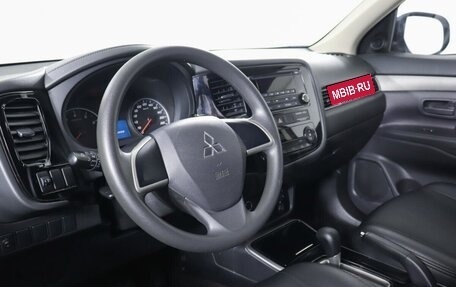Mitsubishi Outlander III рестайлинг 3, 2018 год, 1 920 000 рублей, 4 фотография