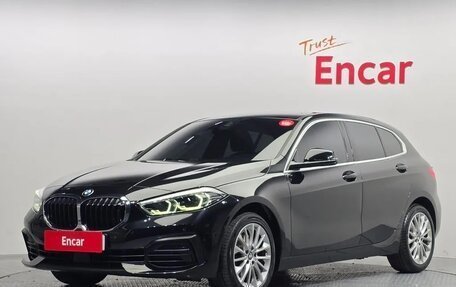 BMW 1 серия, 2021 год, 2 800 000 рублей, 1 фотография