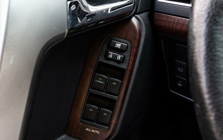 Toyota Land Cruiser Prado 150 рестайлинг 2, 2014 год, 3 190 000 рублей, 19 фотография