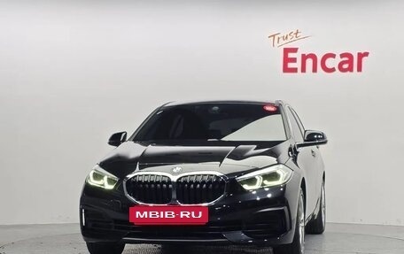BMW 1 серия, 2021 год, 2 800 000 рублей, 2 фотография