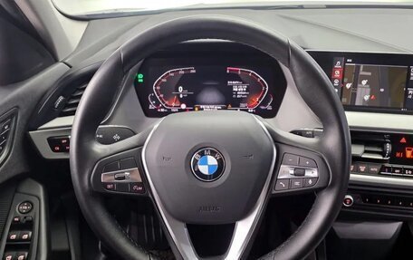 BMW 1 серия, 2021 год, 2 800 000 рублей, 11 фотография
