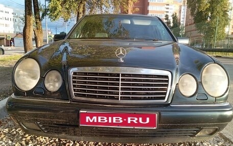 Mercedes-Benz E-Класс, 1998 год, 400 000 рублей, 1 фотография