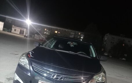 Hyundai Solaris II рестайлинг, 2015 год, 650 000 000 рублей, 4 фотография