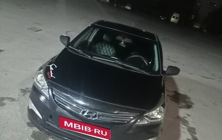 Hyundai Solaris II рестайлинг, 2015 год, 650 000 000 рублей, 5 фотография