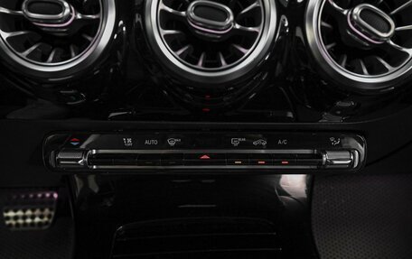 Mercedes-Benz CLA, 2019 год, 2 620 000 рублей, 13 фотография