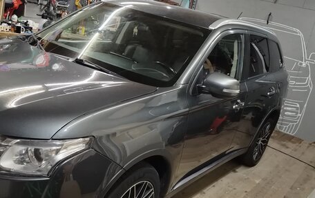 Mitsubishi Outlander III рестайлинг 3, 2014 год, 1 500 000 рублей, 4 фотография