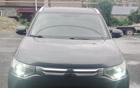 Mitsubishi Outlander III рестайлинг 3, 2014 год, 1 500 000 рублей, 14 фотография