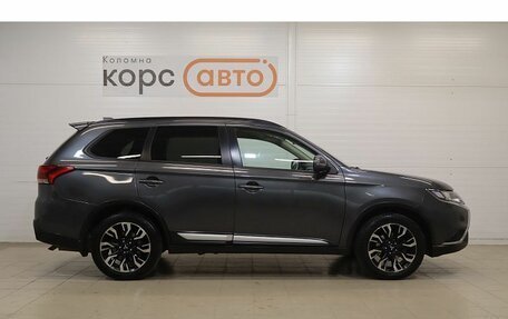 Mitsubishi Outlander III рестайлинг 3, 2021 год, 2 249 000 рублей, 4 фотография
