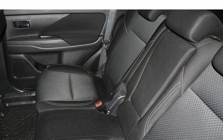 Mitsubishi Outlander III рестайлинг 3, 2021 год, 2 249 000 рублей, 7 фотография