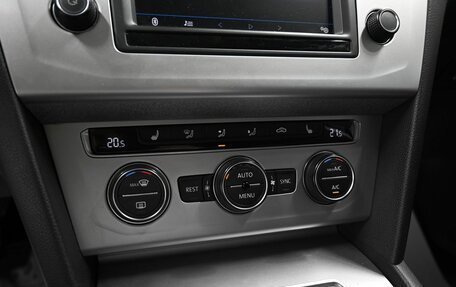 Volkswagen Passat B8 рестайлинг, 2017 год, 1 745 000 рублей, 15 фотография