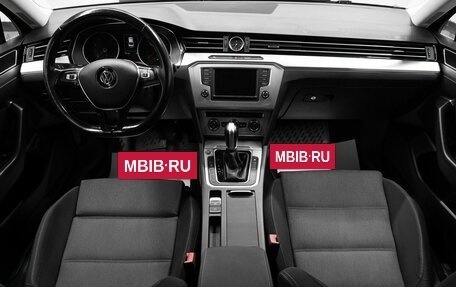 Volkswagen Passat B8 рестайлинг, 2017 год, 1 745 000 рублей, 10 фотография