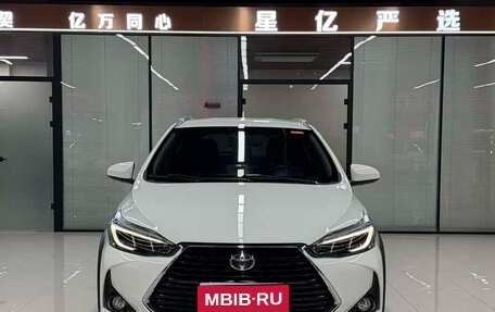 Toyota Yaris XP150 рестайлинг, 2022 год, 979 040 рублей, 1 фотография