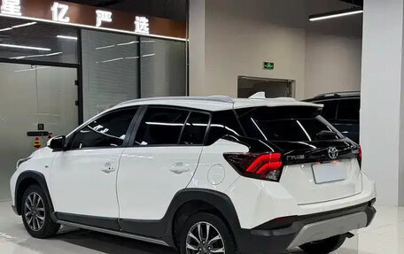 Toyota Yaris XP150 рестайлинг, 2022 год, 979 040 рублей, 2 фотография