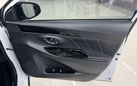 Toyota Yaris XP150 рестайлинг, 2022 год, 979 040 рублей, 7 фотография