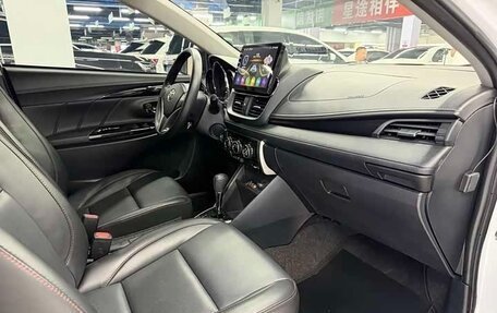 Toyota Yaris XP150 рестайлинг, 2022 год, 979 040 рублей, 12 фотография
