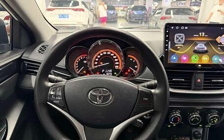 Toyota Yaris XP150 рестайлинг, 2022 год, 979 040 рублей, 14 фотография