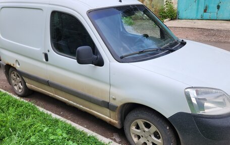 Peugeot Partner II рестайлинг 2, 2010 год, 400 000 рублей, 1 фотография