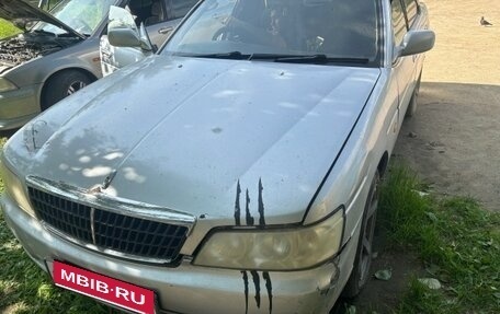 Nissan Laurel VIII, 2000 год, 145 000 рублей, 1 фотография