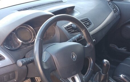 Renault Megane III, 2013 год, 700 000 рублей, 2 фотография
