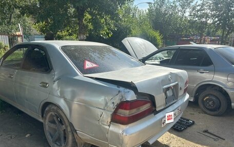 Nissan Laurel VIII, 2000 год, 145 000 рублей, 2 фотография