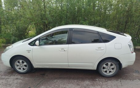 Toyota Prius, 2008 год, 600 000 рублей, 2 фотография