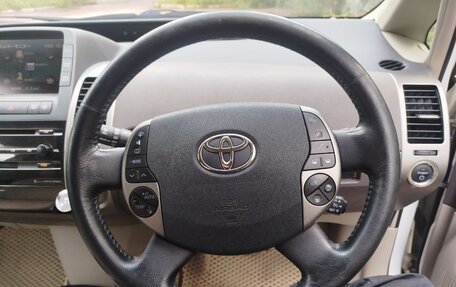 Toyota Prius, 2008 год, 600 000 рублей, 10 фотография