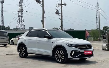 Volkswagen T-Roc I, 2022 год, 1 780 000 рублей, 1 фотография