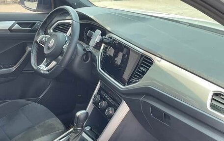 Volkswagen T-Roc I, 2022 год, 1 780 000 рублей, 5 фотография