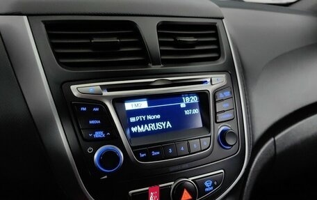 Hyundai Solaris II рестайлинг, 2015 год, 985 000 рублей, 14 фотография