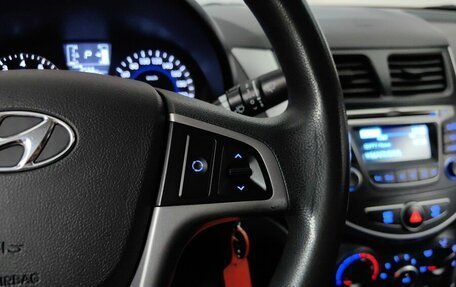 Hyundai Solaris II рестайлинг, 2015 год, 985 000 рублей, 18 фотография