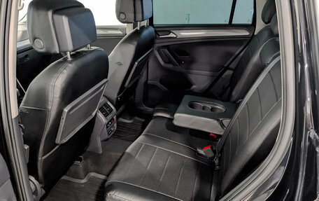 Volkswagen Tiguan II, 2019 год, 2 680 000 рублей, 17 фотография