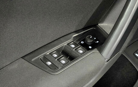 Volkswagen Tiguan II, 2019 год, 2 680 000 рублей, 28 фотография