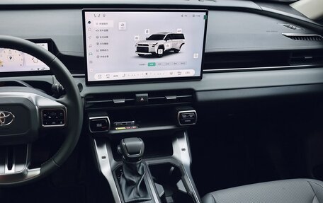 Toyota RAV4, 2026 год, 4 180 000 рублей, 22 фотография