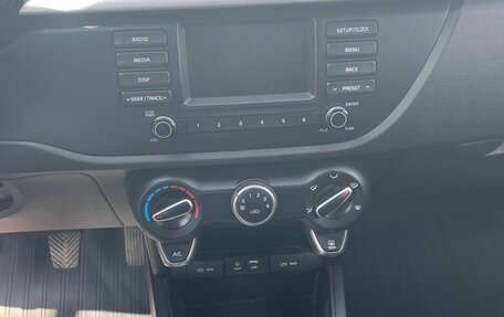 KIA Rio IV, 2019 год, 1 570 000 рублей, 10 фотография