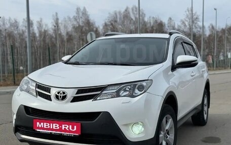 Toyota RAV4, 2014 год, 2 150 000 рублей, 2 фотография