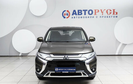 Mitsubishi Outlander III рестайлинг 3, 2020 год, 2 149 000 рублей, 3 фотография