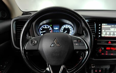 Mitsubishi Outlander III рестайлинг 3, 2020 год, 2 149 000 рублей, 11 фотография