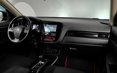 Mitsubishi Outlander III рестайлинг 3, 2020 год, 2 149 000 рублей, 13 фотография
