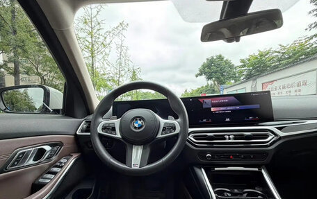 BMW 3 серия, 2022 год, 3 990 000 рублей, 12 фотография