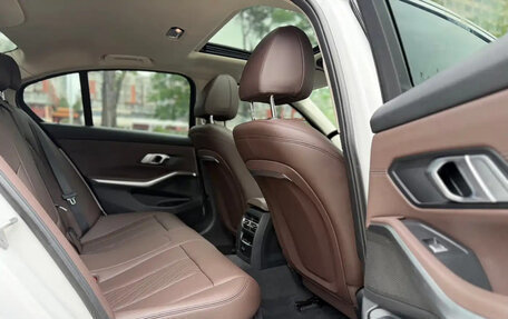 BMW 3 серия, 2022 год, 3 990 000 рублей, 13 фотография