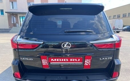 Lexus LX III, 2017 год, 7 000 000 рублей, 3 фотография