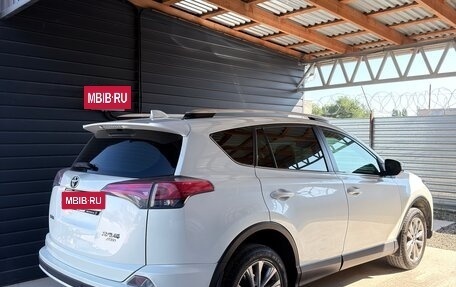 Toyota RAV4, 2016 год, 2 100 000 рублей, 2 фотография