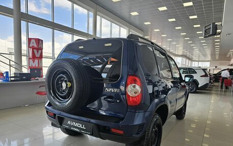 Chevrolet Niva I рестайлинг, 2017 год, 899 000 рублей, 7 фотография